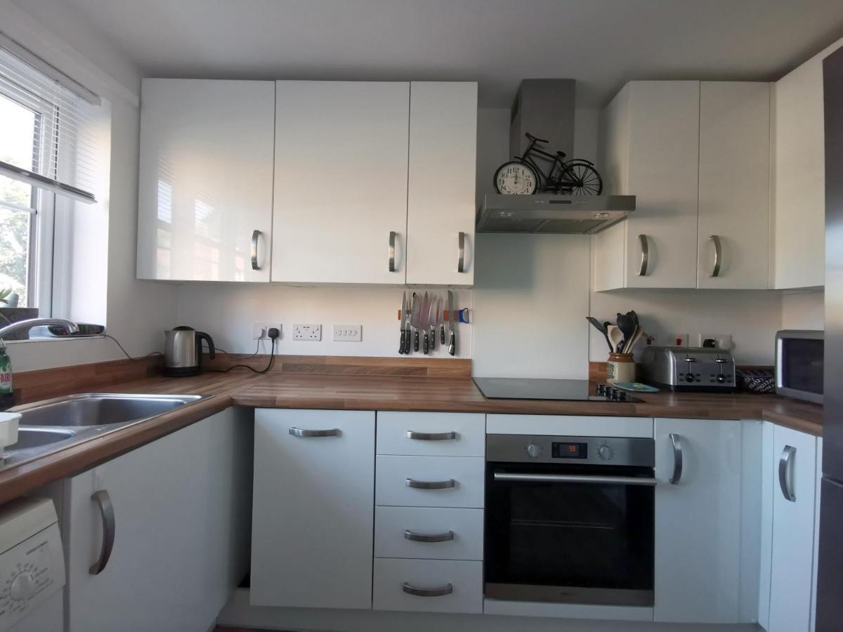2 Bedroom House With Free Parking * Lyme Regis