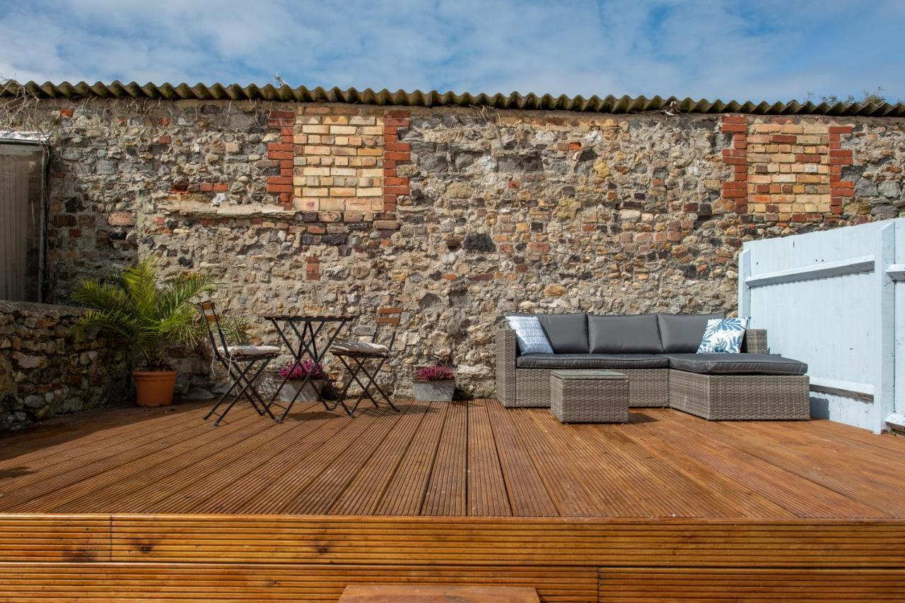 Seashells, Close To Seafront, Large Private Garden Apartment *