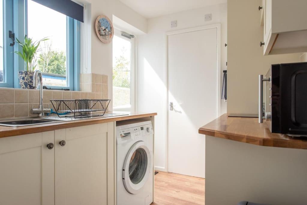 Seashells, Close To Seafront, Large Private Garden Apartment