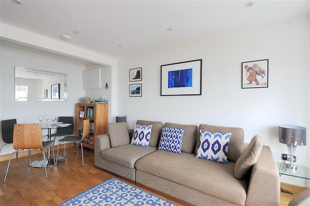 Apartment Lobster