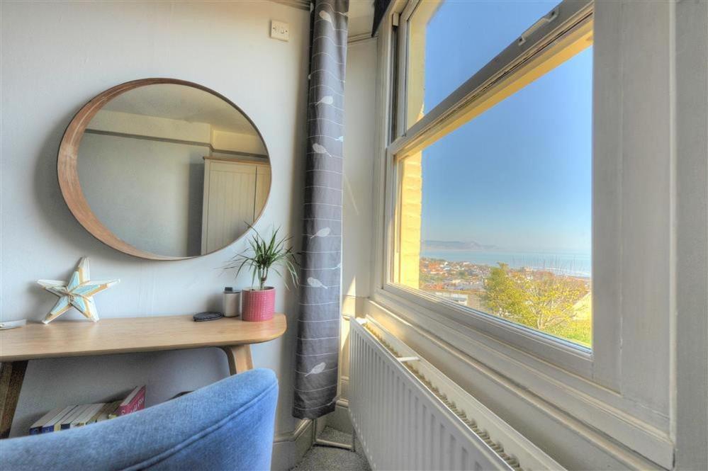 Sea Glass Apartment Lyme Regis