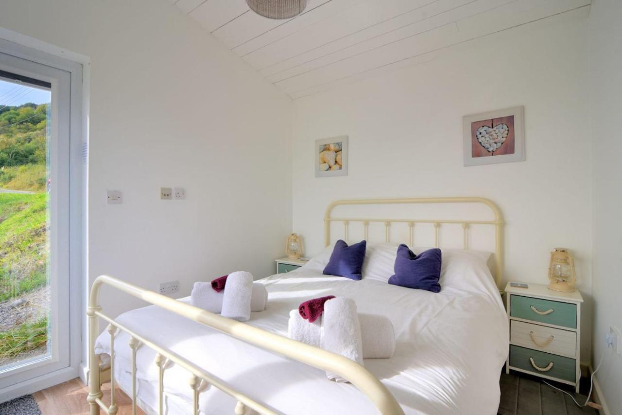 The Hut Holiday home Lyme Regis