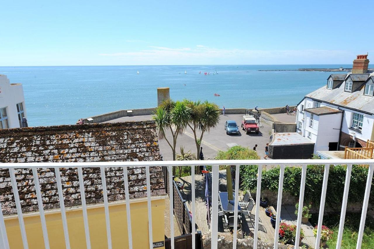 6 Bay View Court Apartment Lyme Regis