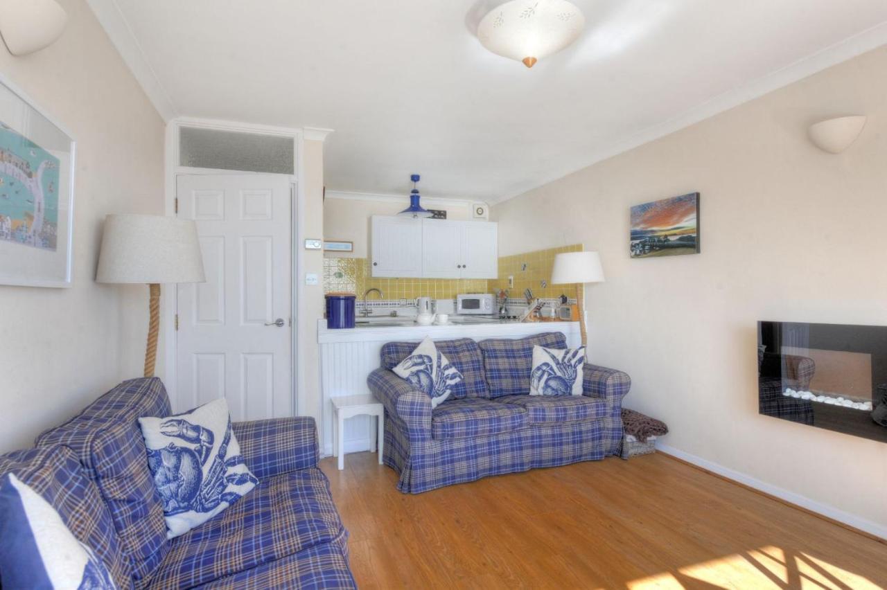 6 Bay View Court Lyme Regis