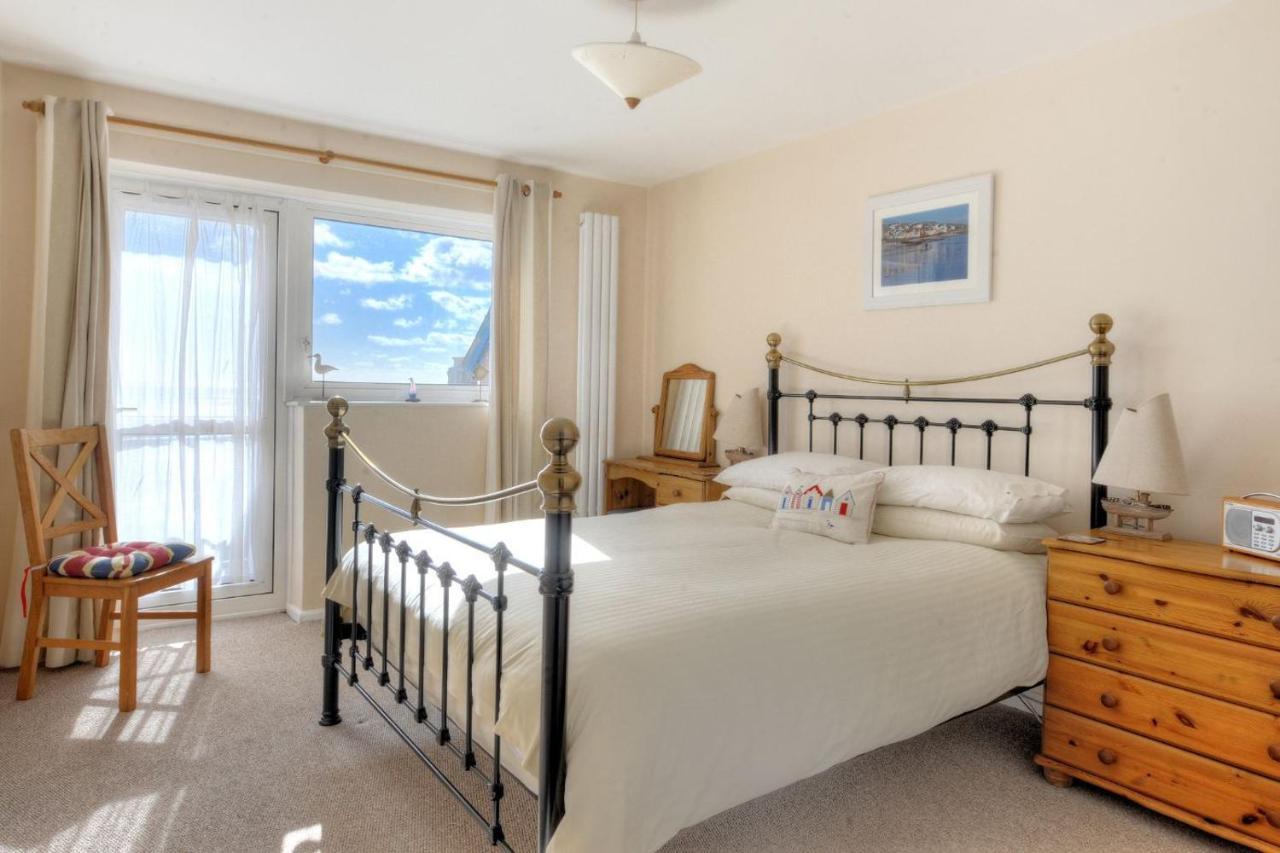 6 Bay View Court Apartment Lyme Regis