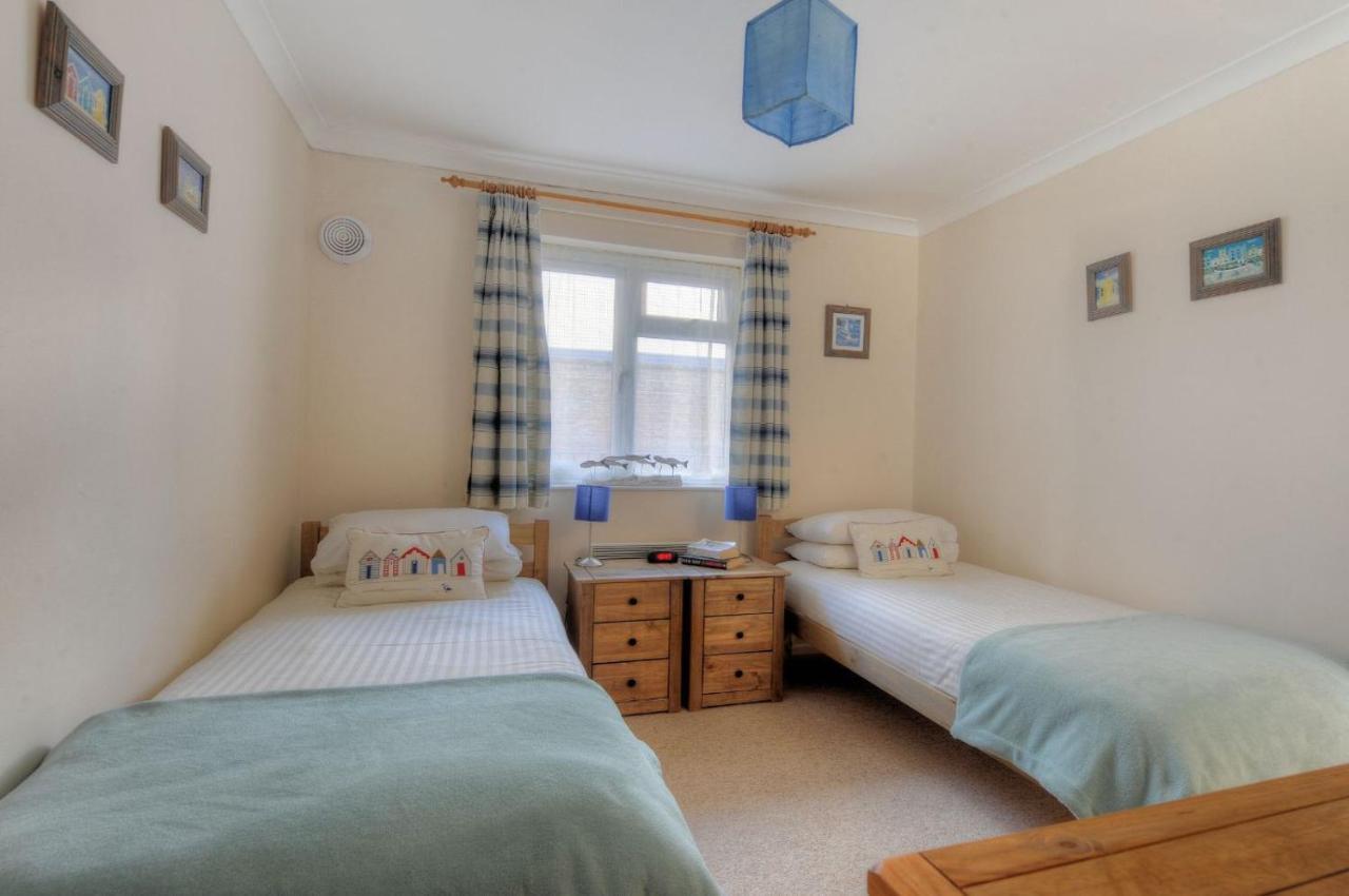 6 Bay View Court Apartment Lyme Regis