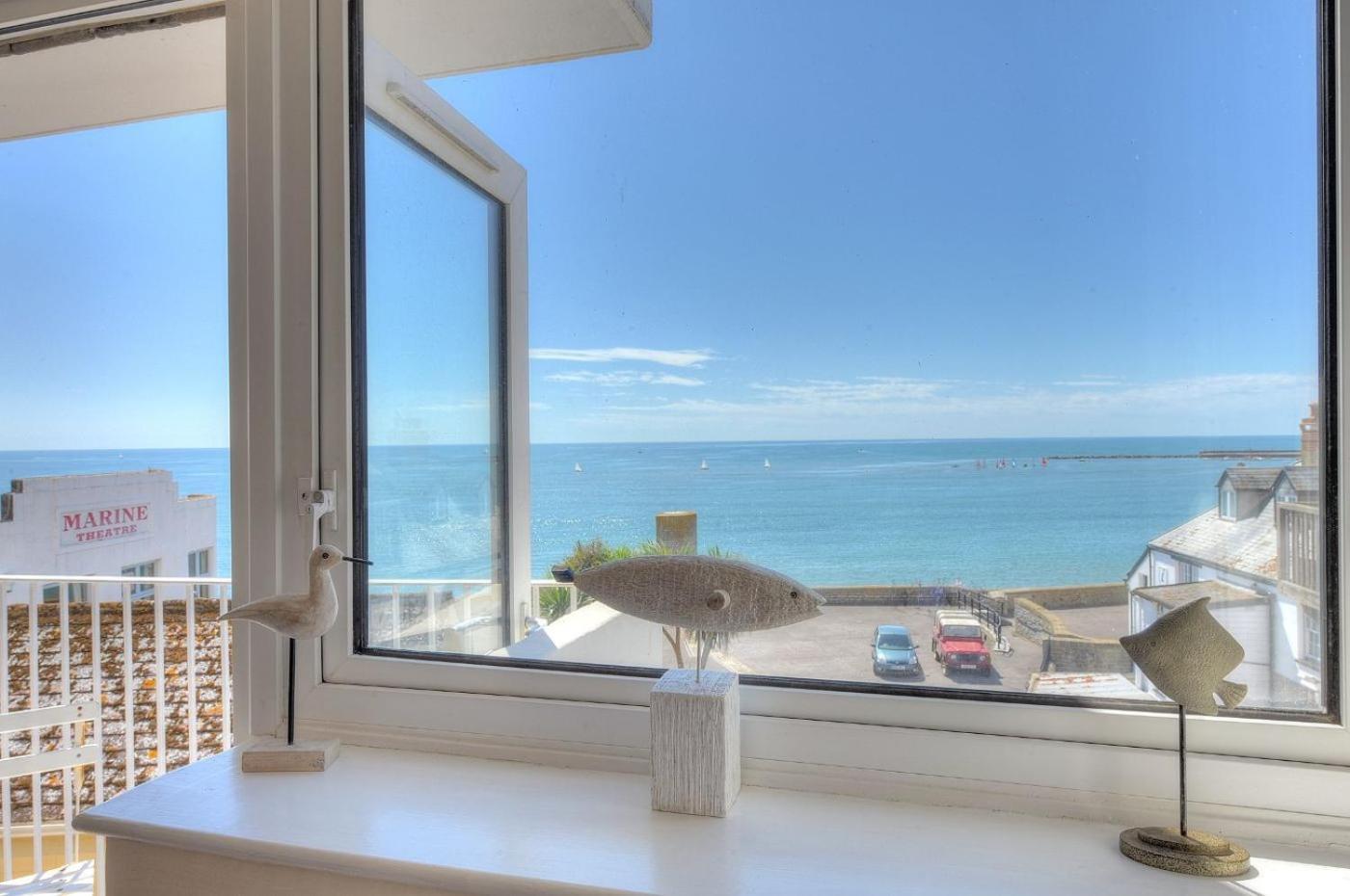 6 Bay View Court Lyme Regis