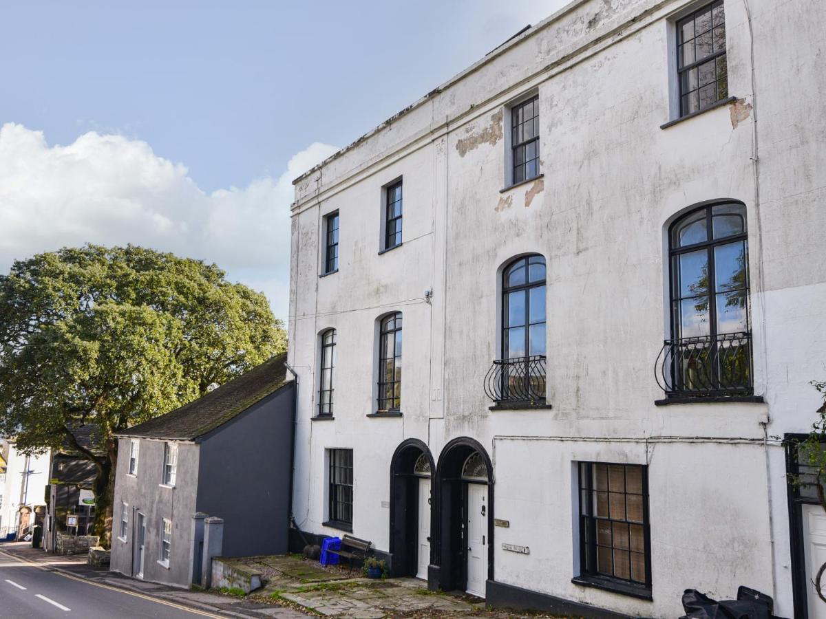 Flat 3, St Agnes House * Lyme Regis