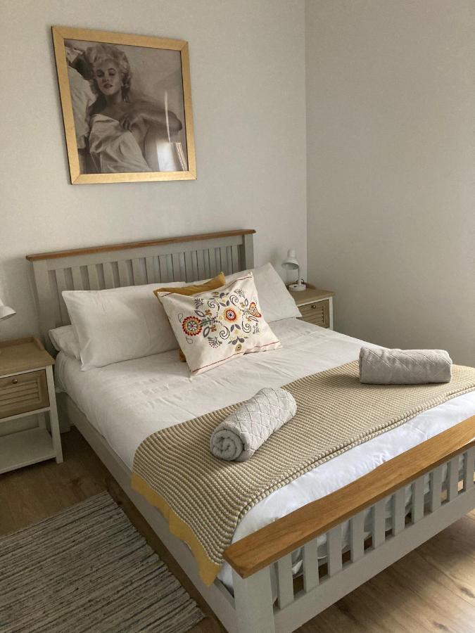 One Long Entry With Terrace Bay View * Lyme Regis
