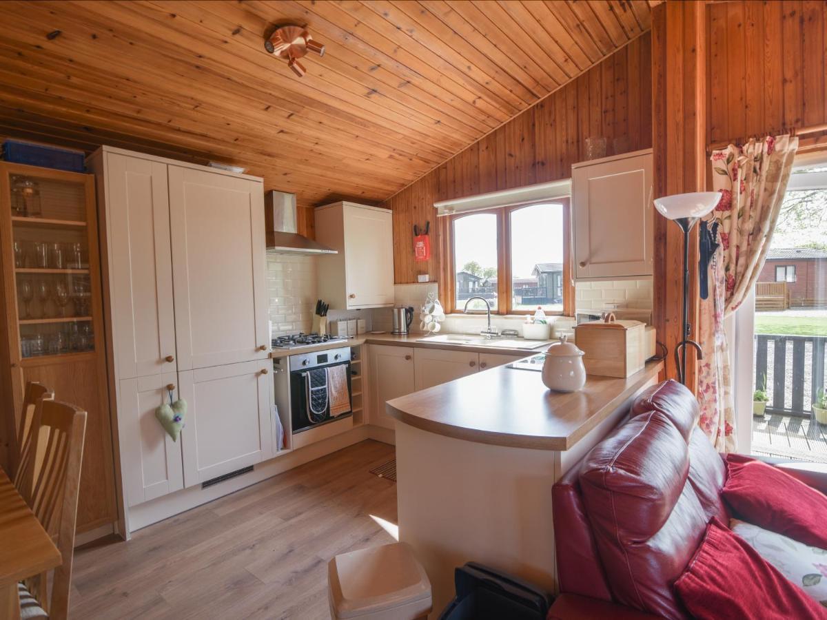 Oakwood 1 Pinewood Retreat Holiday home *
