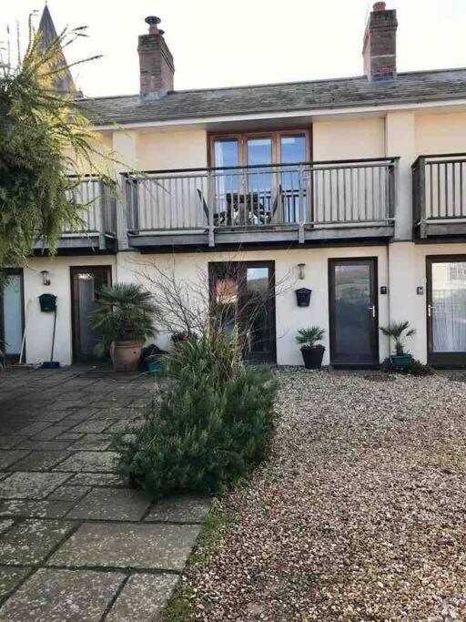 2 Dorset Mews Holiday home *