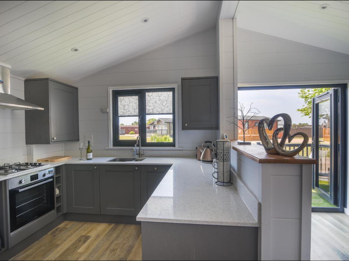 Oakwood 2 Pinewood Retreat Holiday home