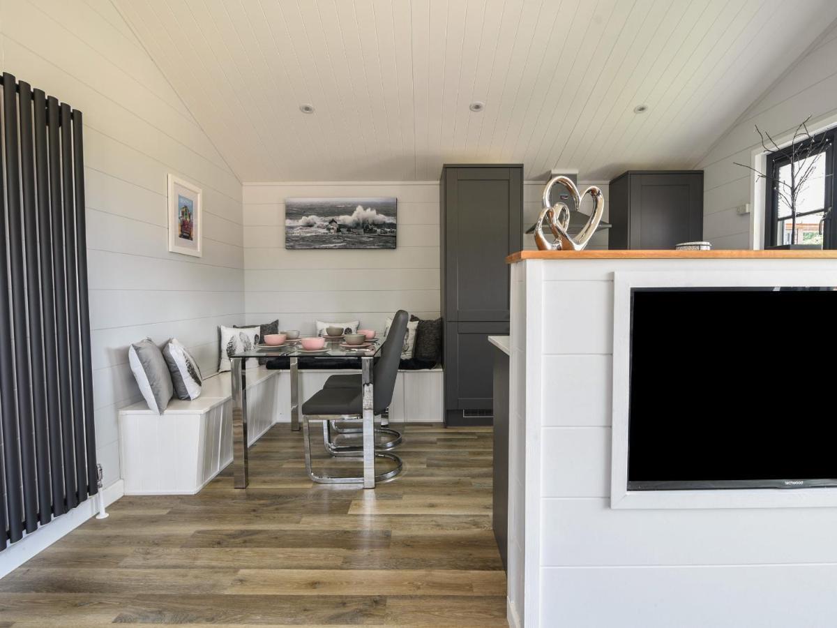 Oakwood 2 Pinewood Retreat Holiday home