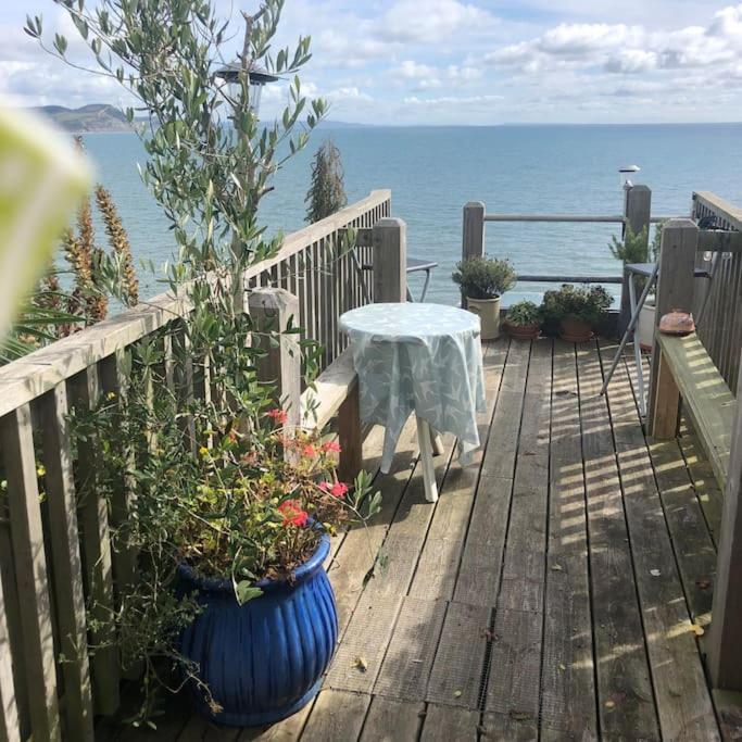 Lyme Clifftop Hideaway