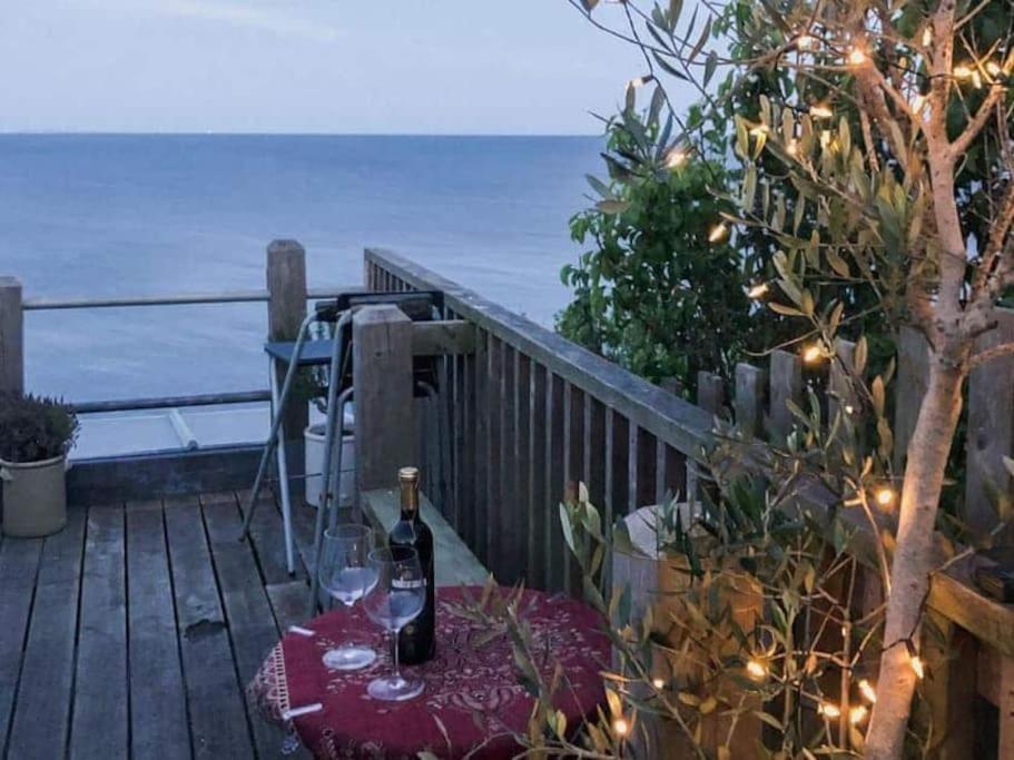 Apartment Lyme Clifftop Hideaway