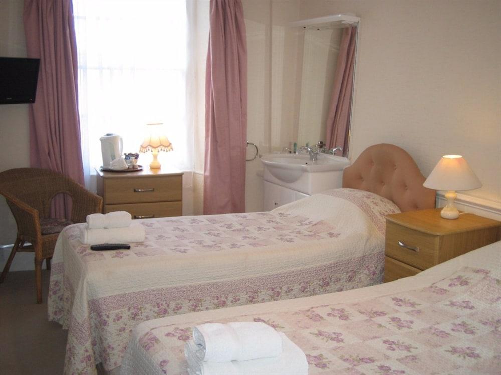 2 Kersbrook Gardens Holiday home