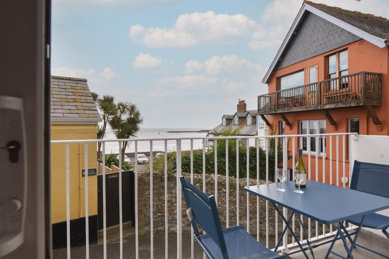 3 Bay View Court * Lyme Regis