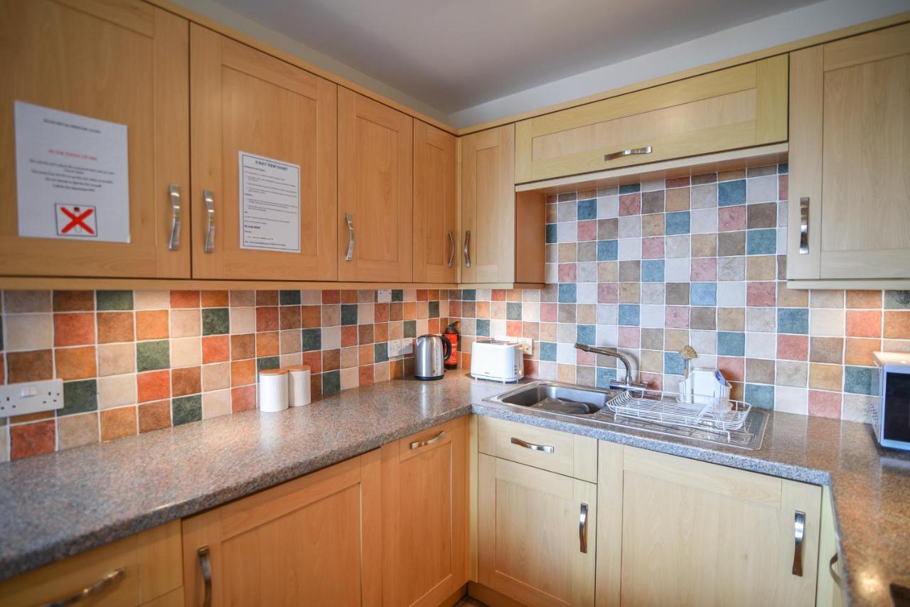 3 Bay View Court *