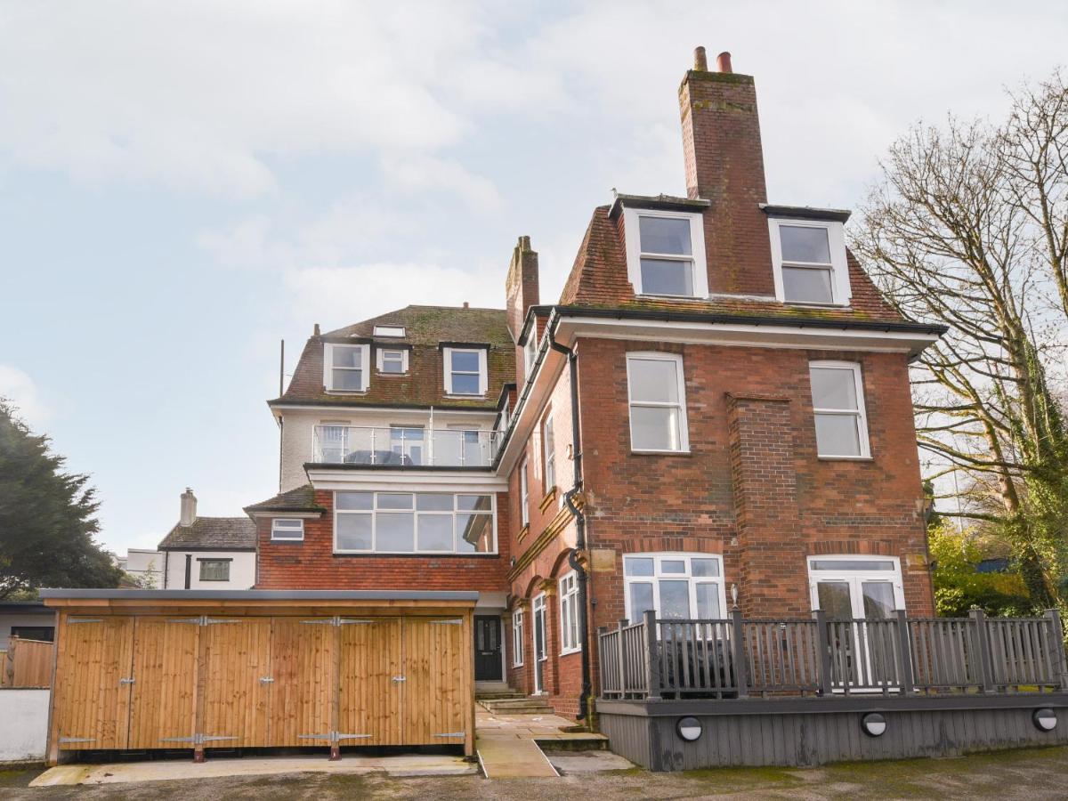 5 Victoria House Apartment *