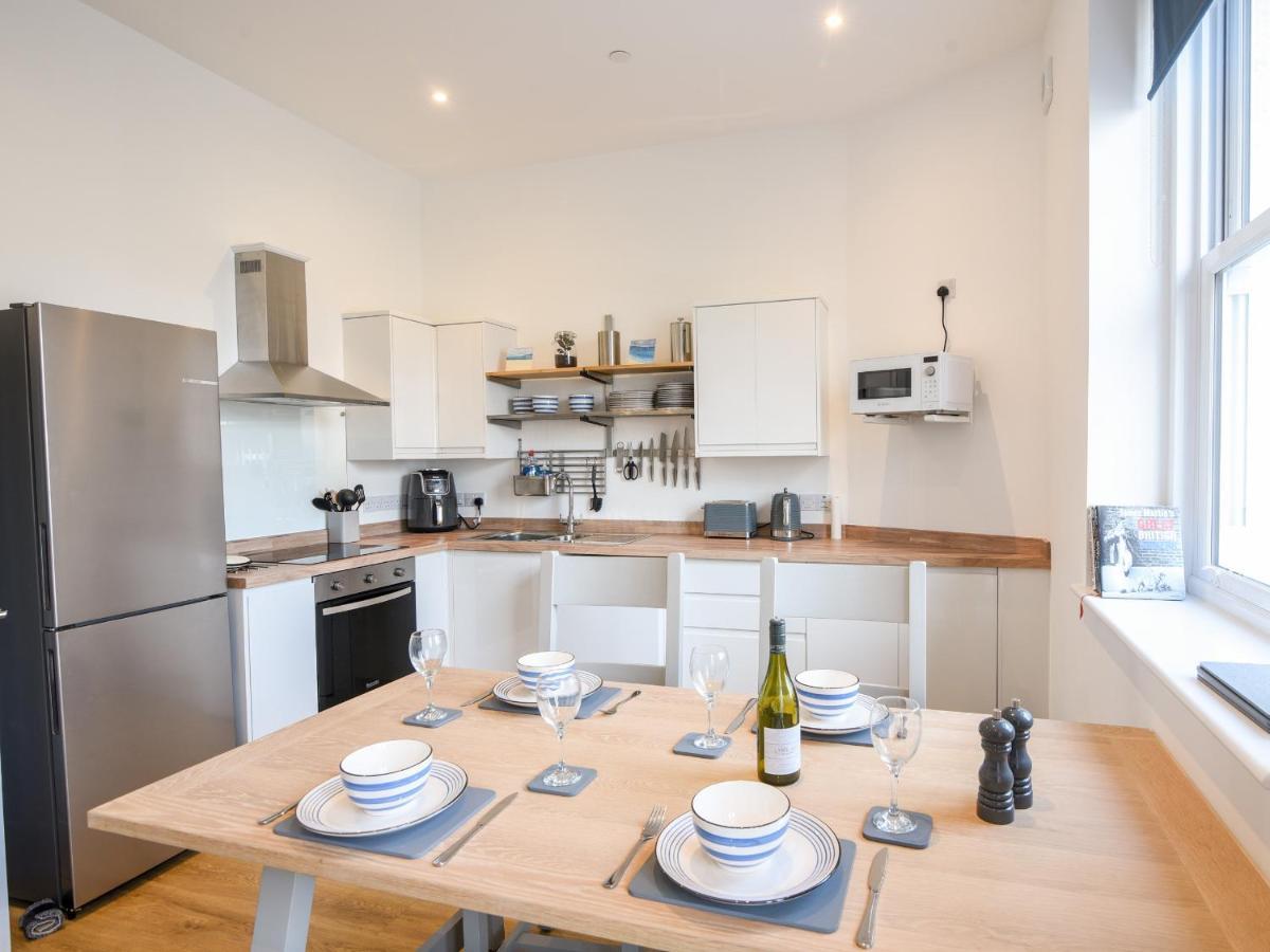 5 Victoria House * Lyme Regis
