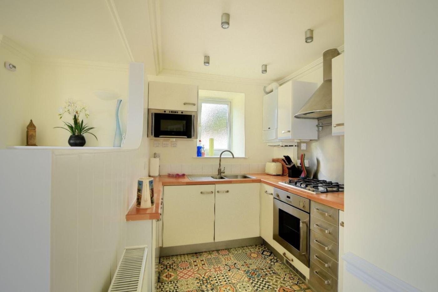 4 St Michaels House * Lyme Regis