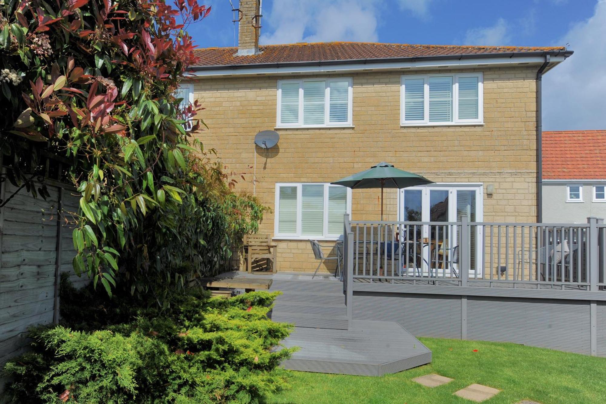 2 Studley Gardens * Lyme Regis