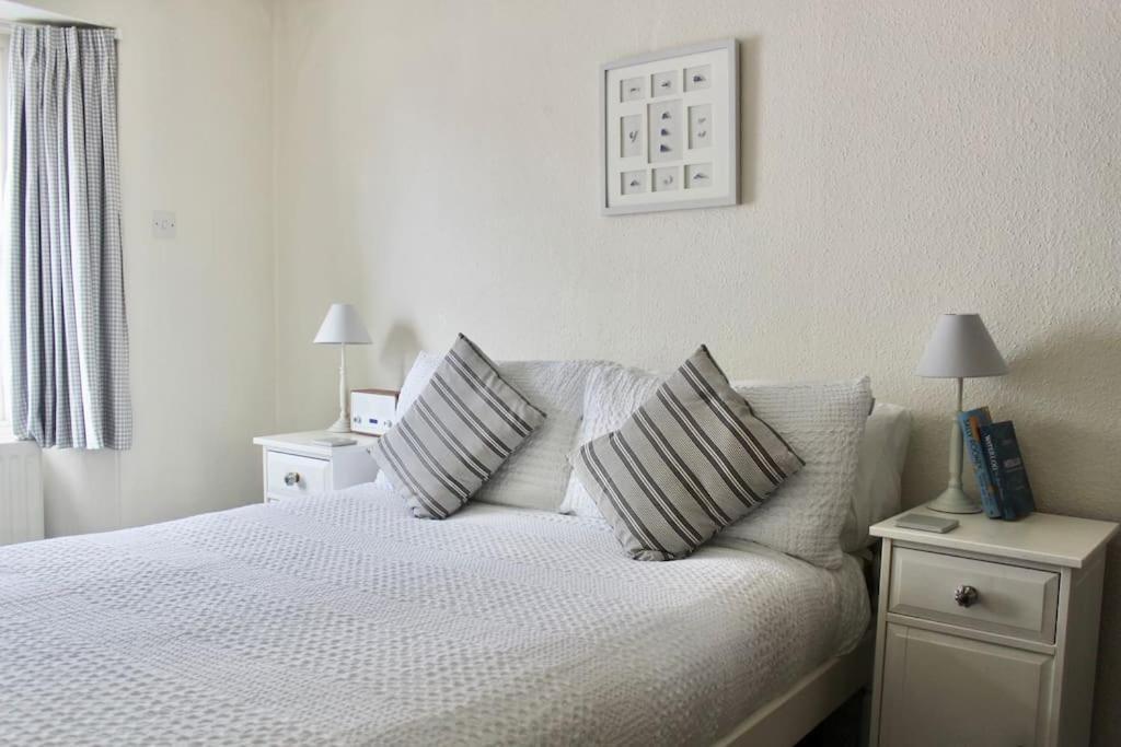 Holiday home With Seafront Hut, Lyme Regis, Dorset