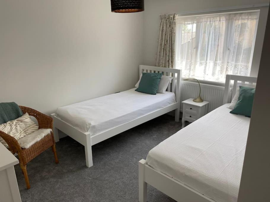 Seabreeze Retreat With Parking And A Large Garden Holiday home Lyme Regis