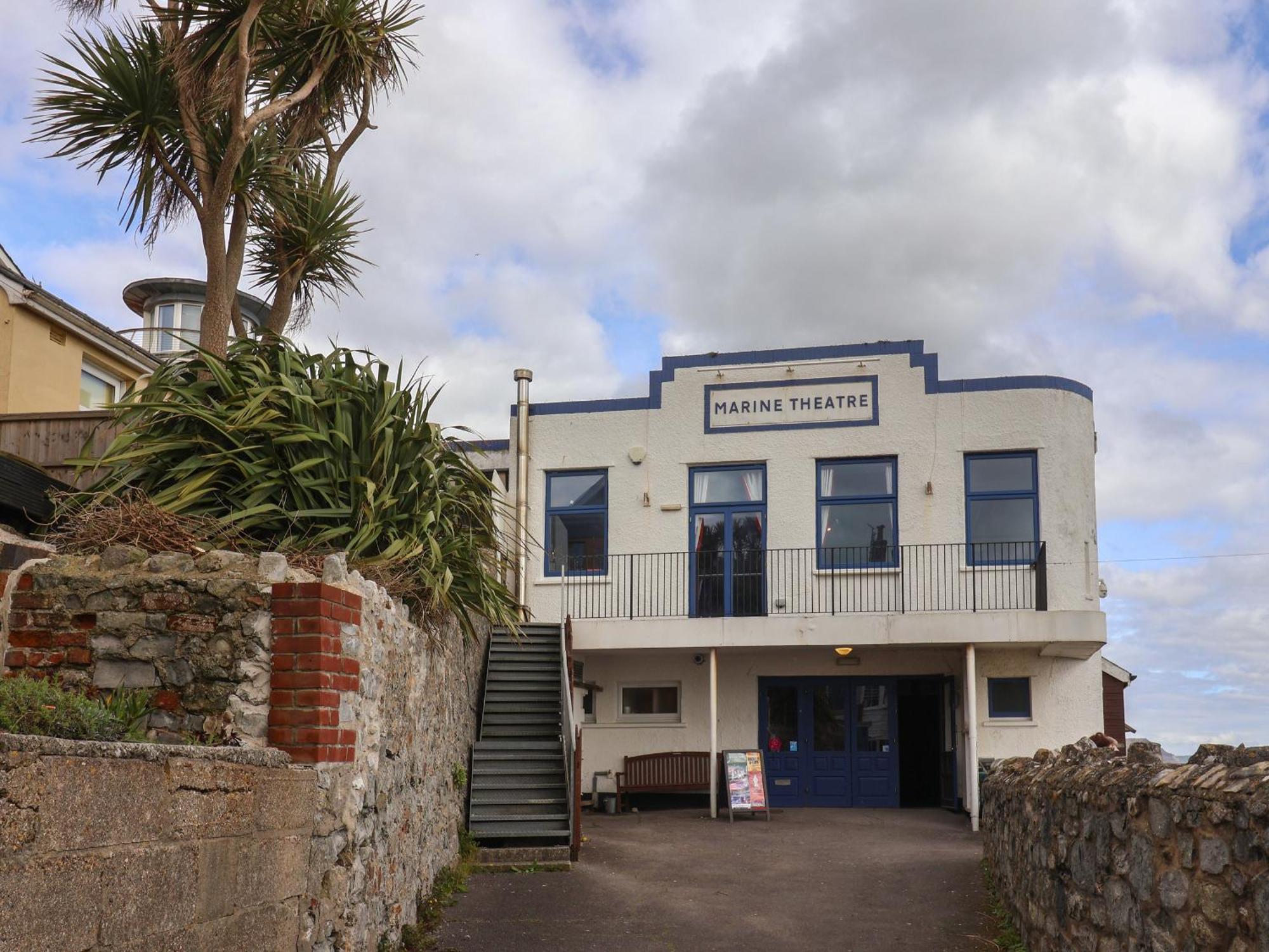 16 Church Street Apartment Lyme Regis