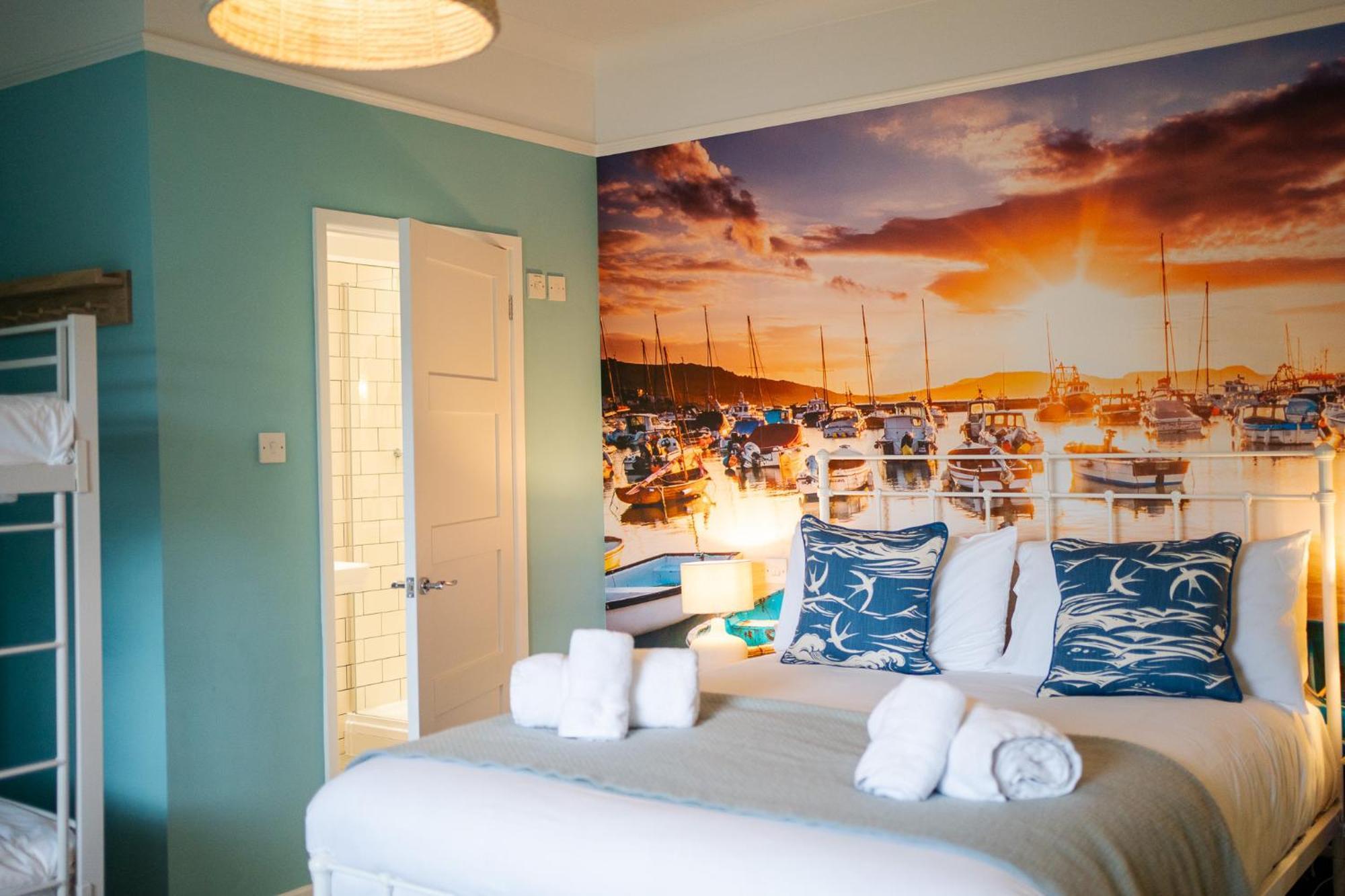 Hotel The Royal Lion 3*