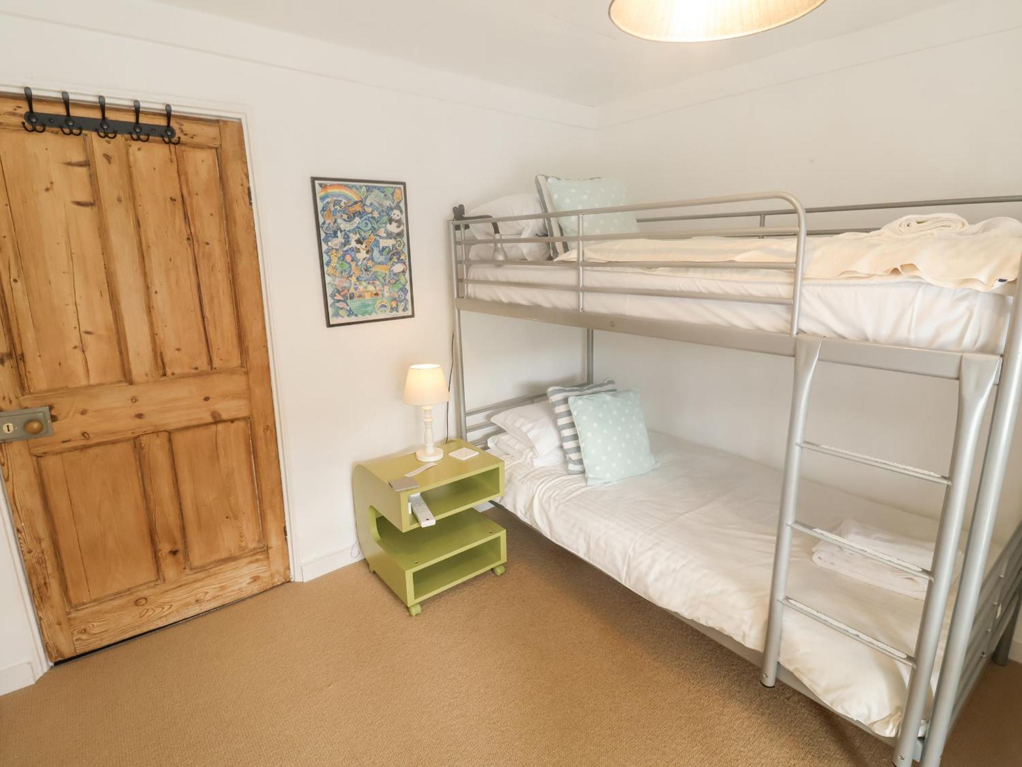 Holiday home Coombe Street