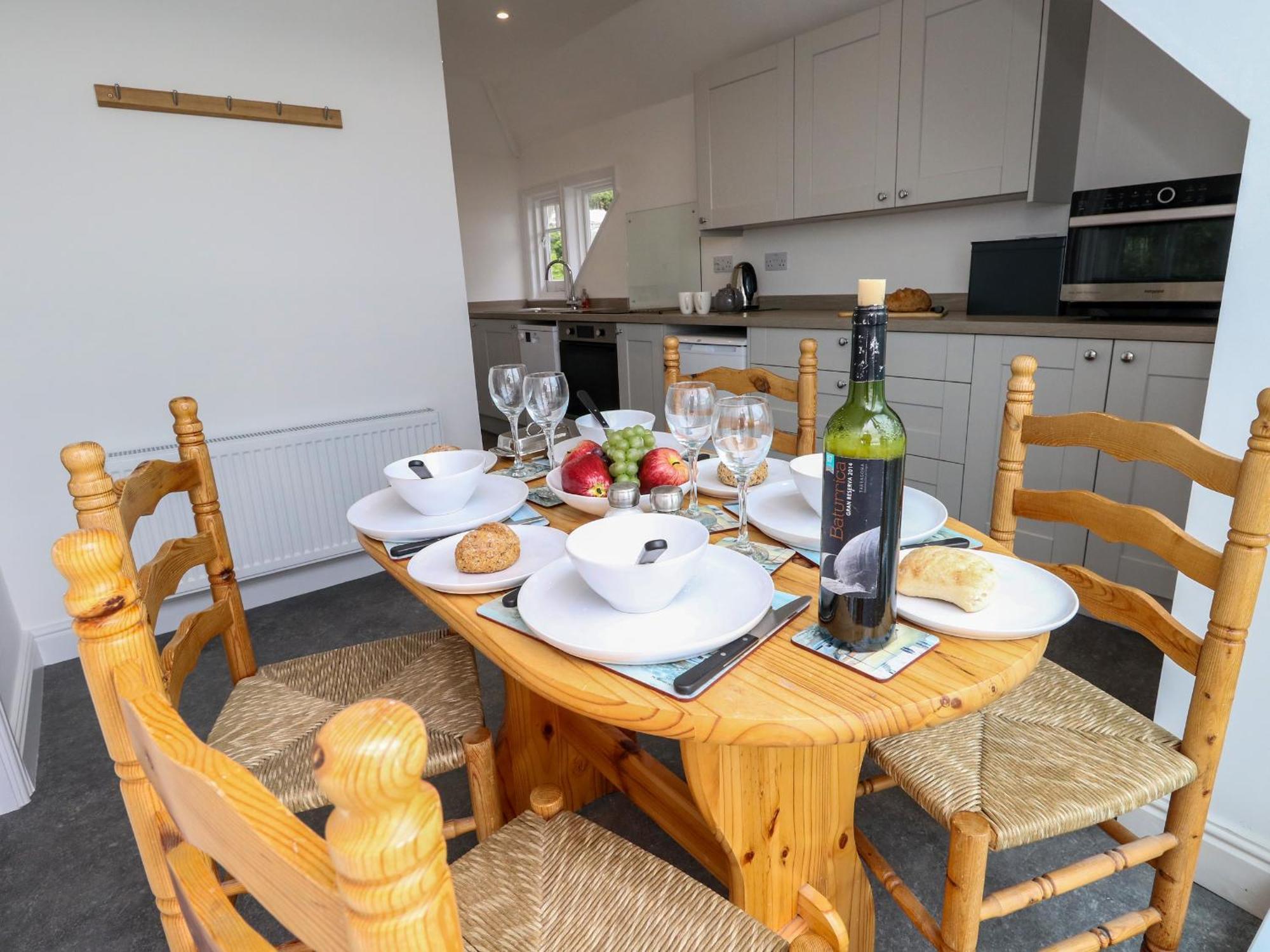 3 Harbour Heights Apartment *
