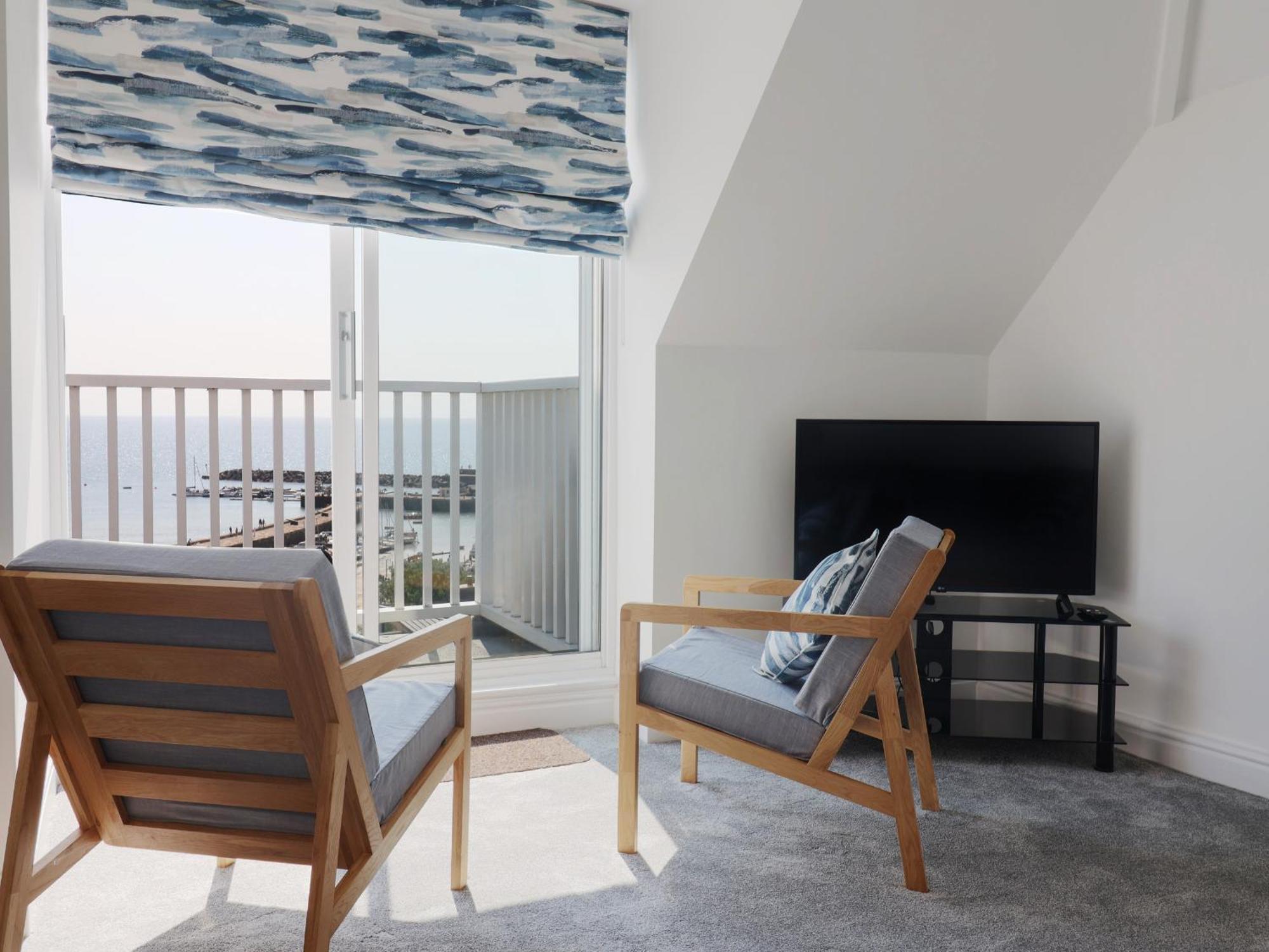 3 Harbour Heights * Lyme Regis