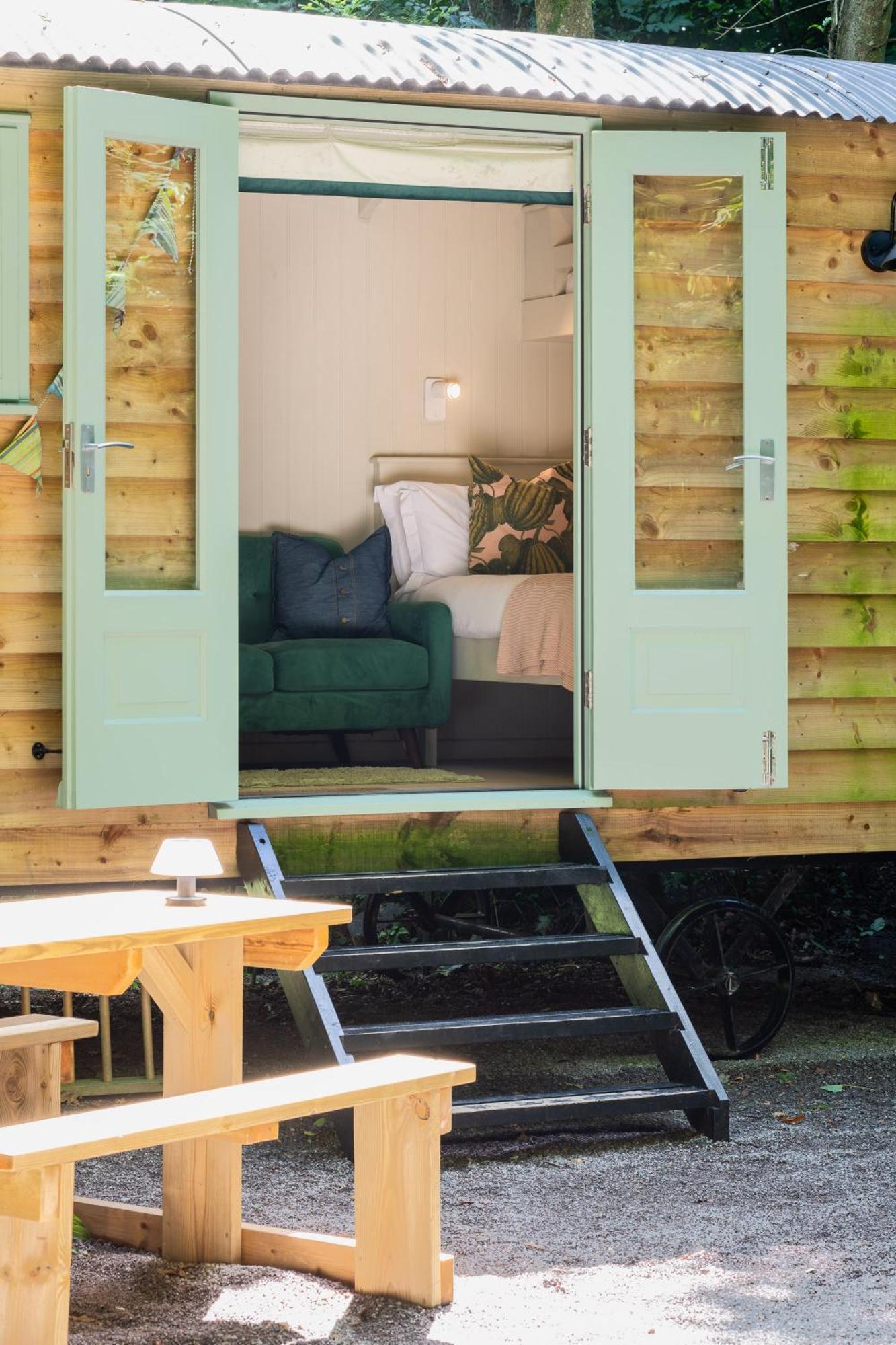 Bijoux Shepherds Hut Chalet *