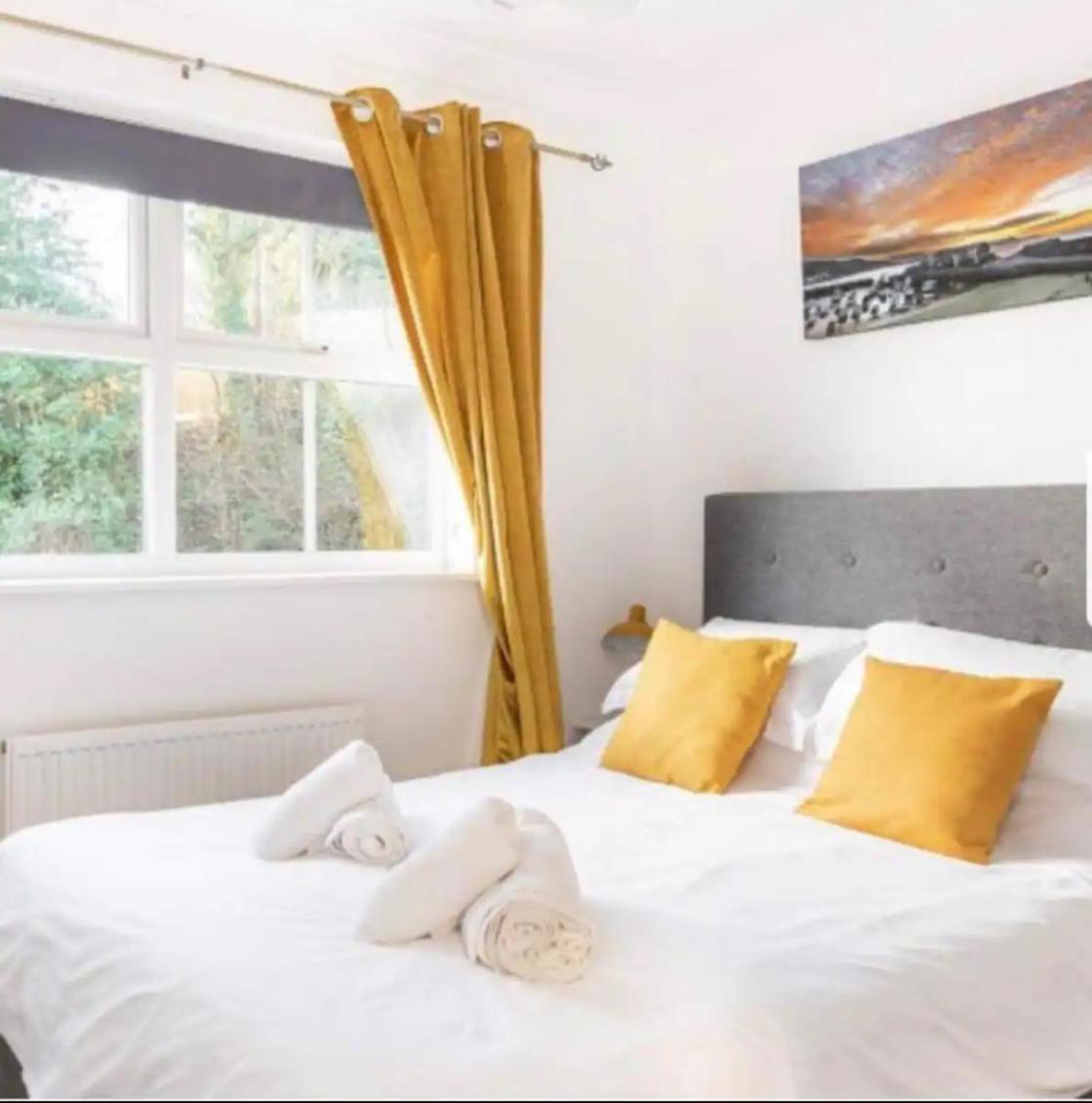 Holiday home Beautiful Large Modern Sleeps 6 , Close To Sea With Games Lyme Regis