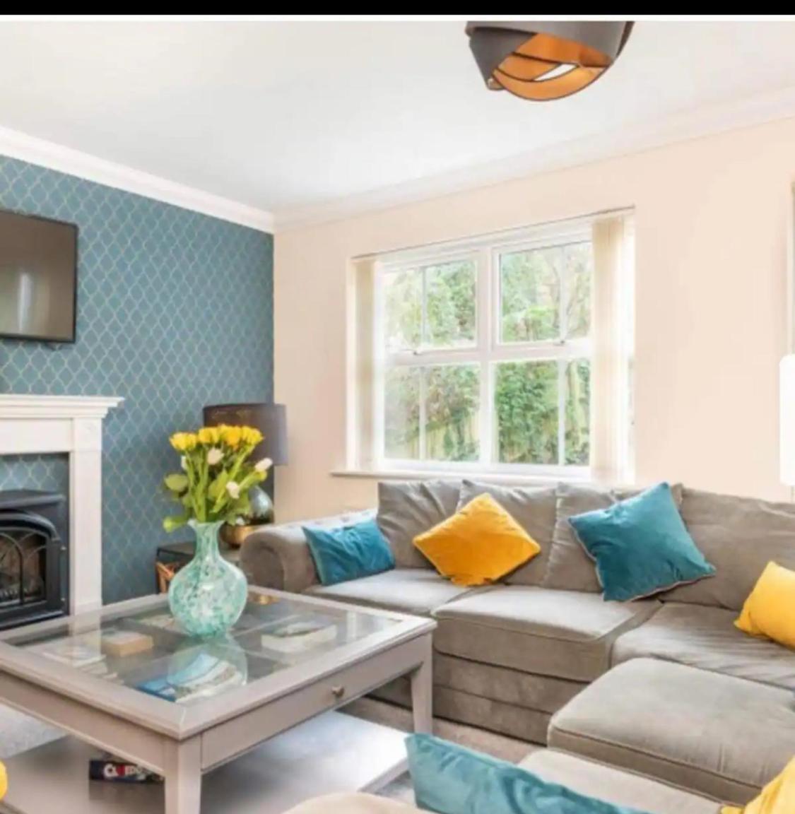Beautiful Large Modern Sleeps 6 , Close To Sea With Games *