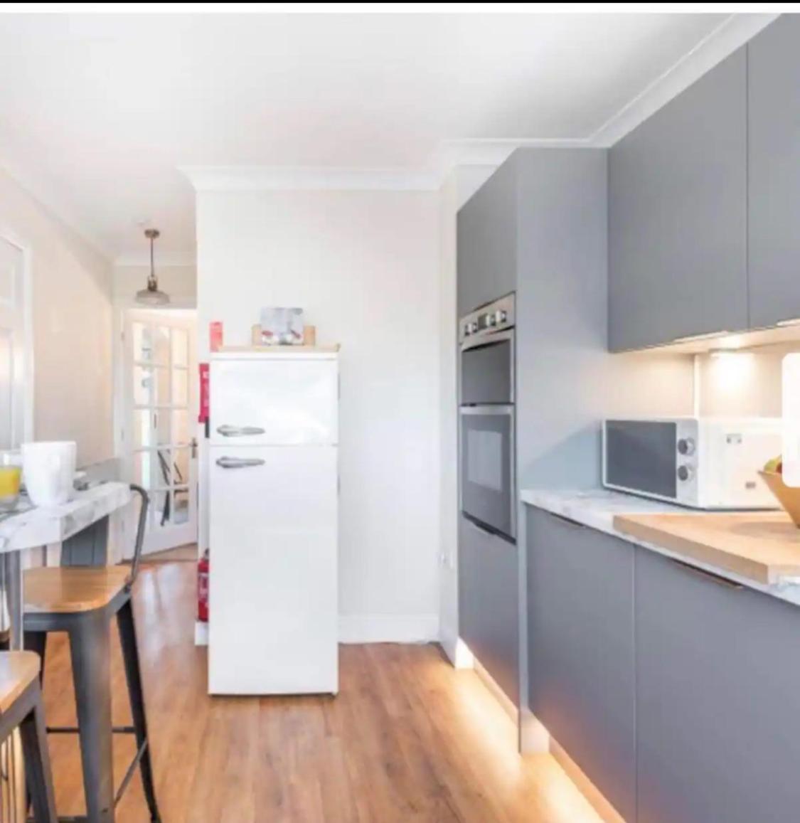 Holiday home Beautiful Large Modern Sleeps 6 , Close To Sea With Games *