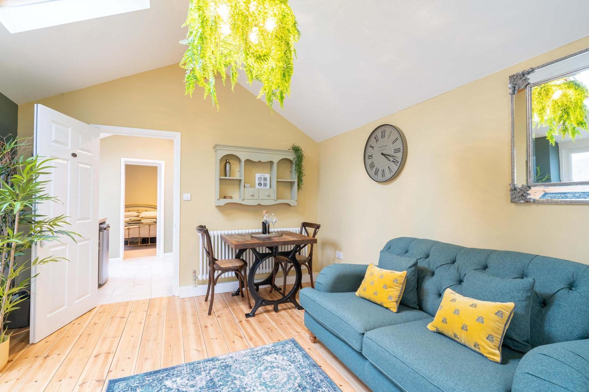 Apartment Host & - The Hideaway *