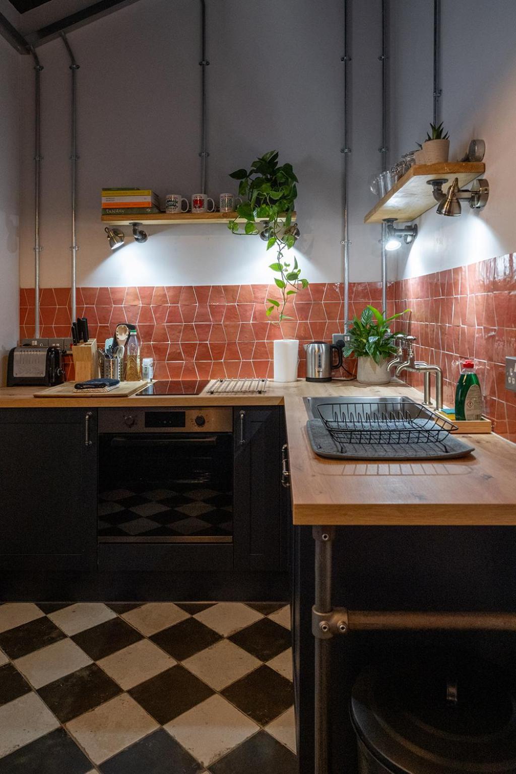 2 The Old Canteen, Two Minute Walk To Apartment
