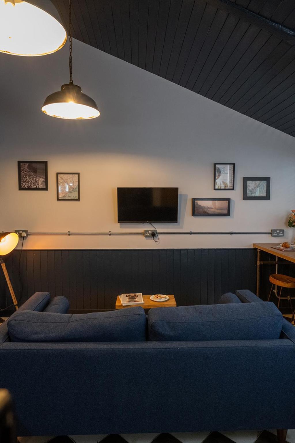 Apartment 2 The Old Canteen, Two Minute Walk To Lyme Regis