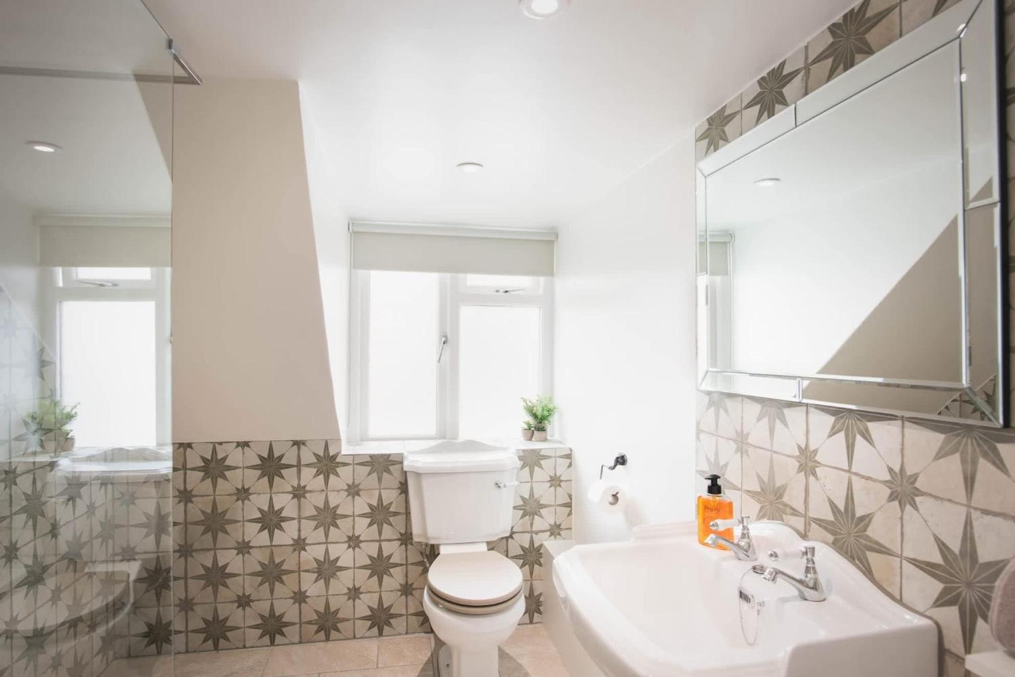 Host & - Baker's Loft Apartment Lyme Regis