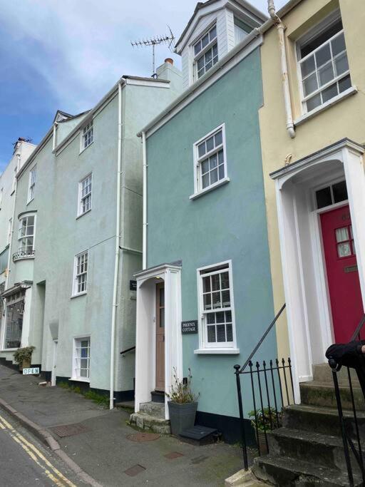 High End In Amazing Location. Only 1 Minute From The Sea! Beautifully Decorated 3 Level Home. 5* Reviews Holiday home Lyme Regis