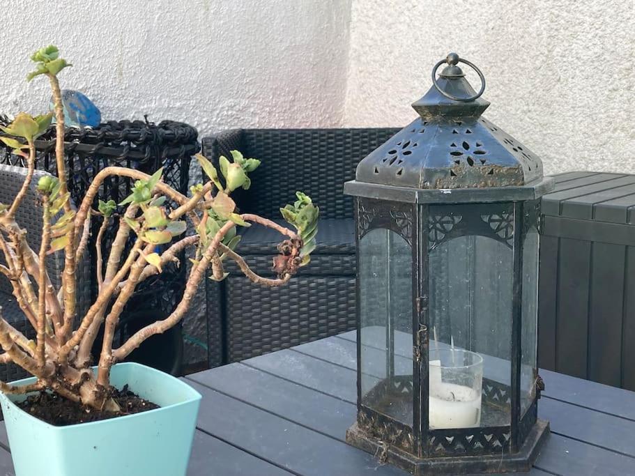 High End In Amazing Location. Only 1 Minute From The Sea! Beautifully Decorated 3 Level Home. 5* Reviews *