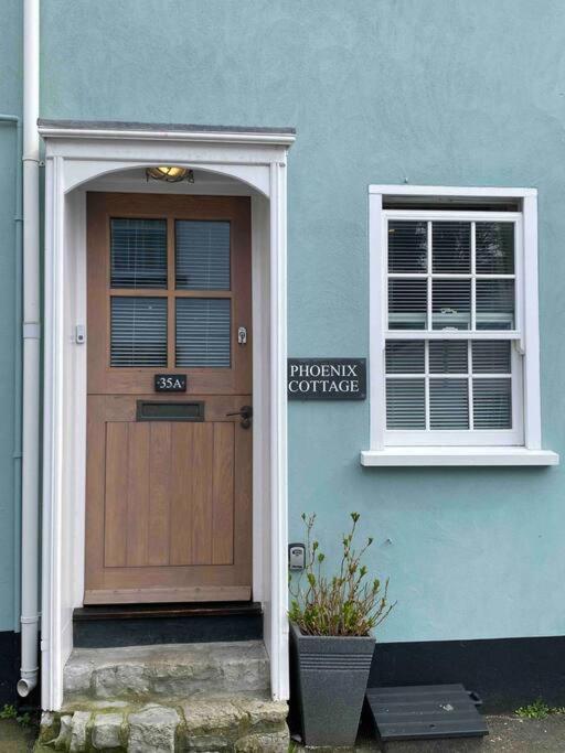 High End In Amazing Location. Only 1 Minute From The Sea! Beautifully Decorated 3 Level Home. 5* Reviews Holiday home