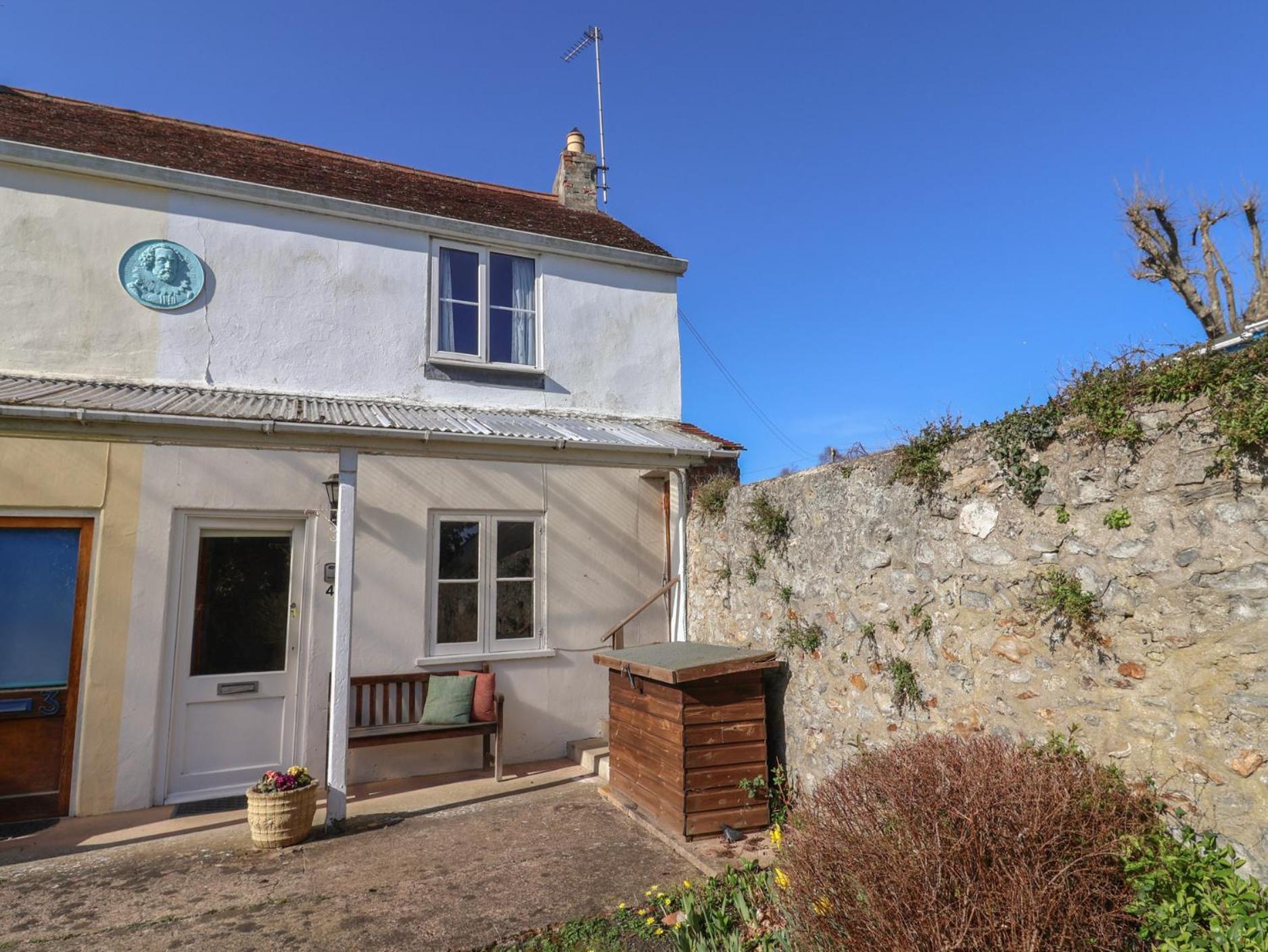 4 Lymbrook * Lyme Regis