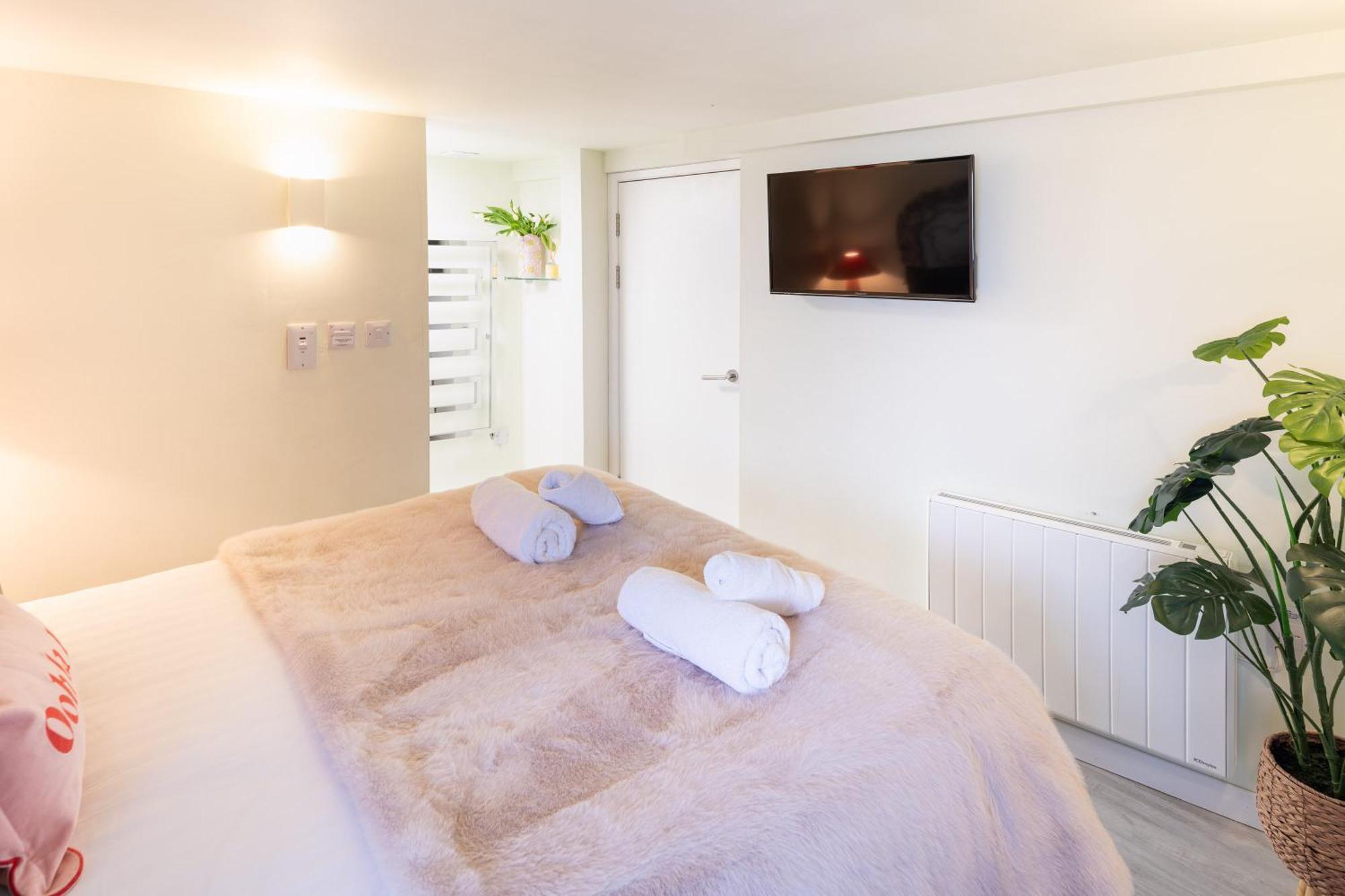 Gorgeous Boutique Flat Sleeps 2 In Lyme Regis