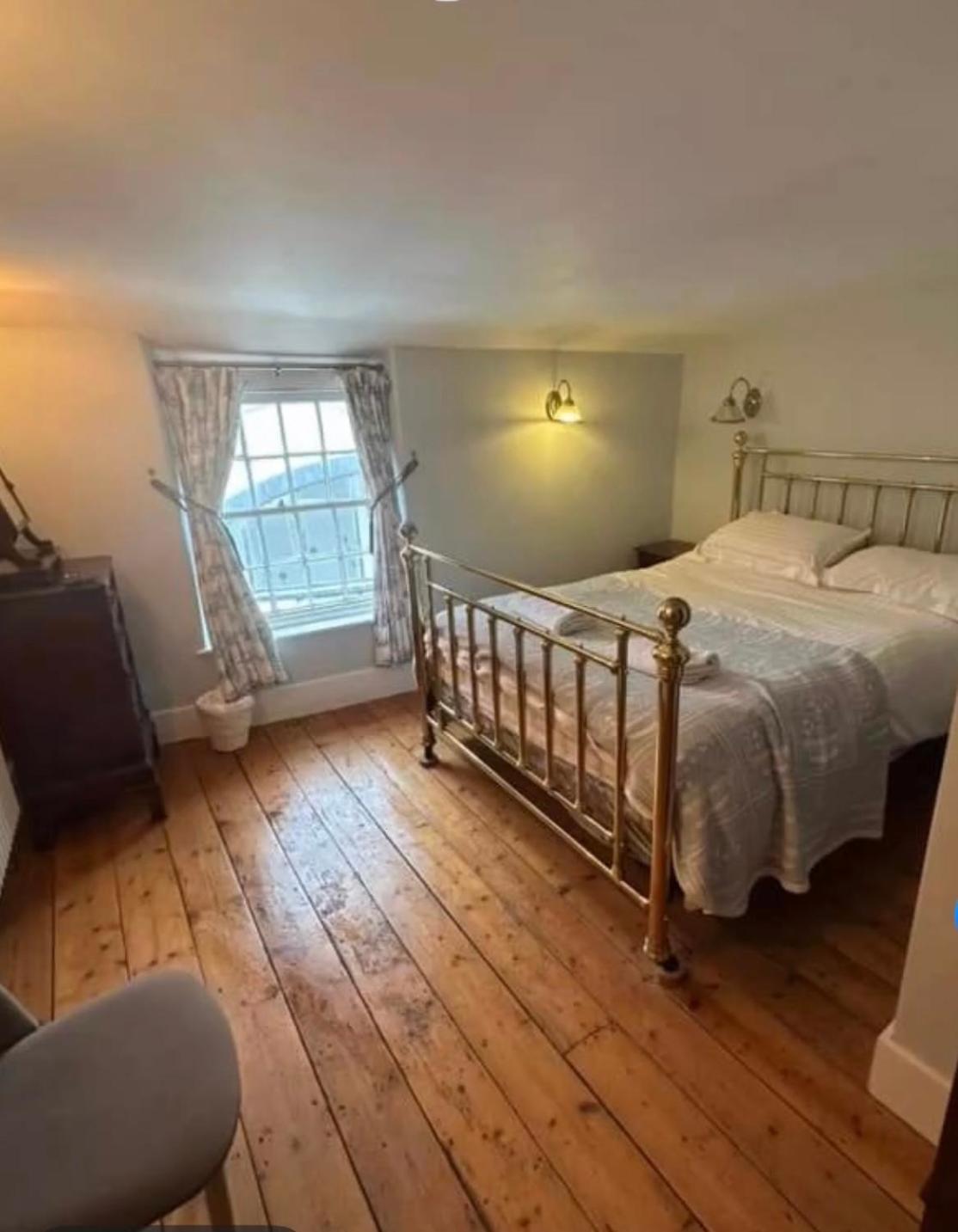 Little Monmouth 4 Bedroom Cottage, Old Town Lyme Regis, Dog Friendly And Parking * Lyme Regis