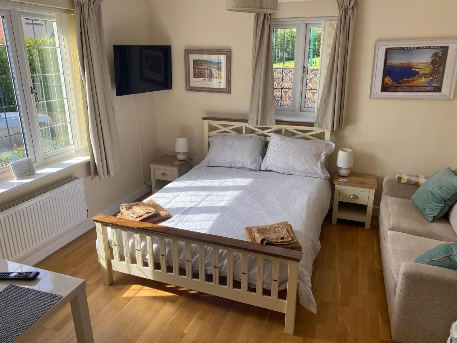 No 4 * Lyme Regis