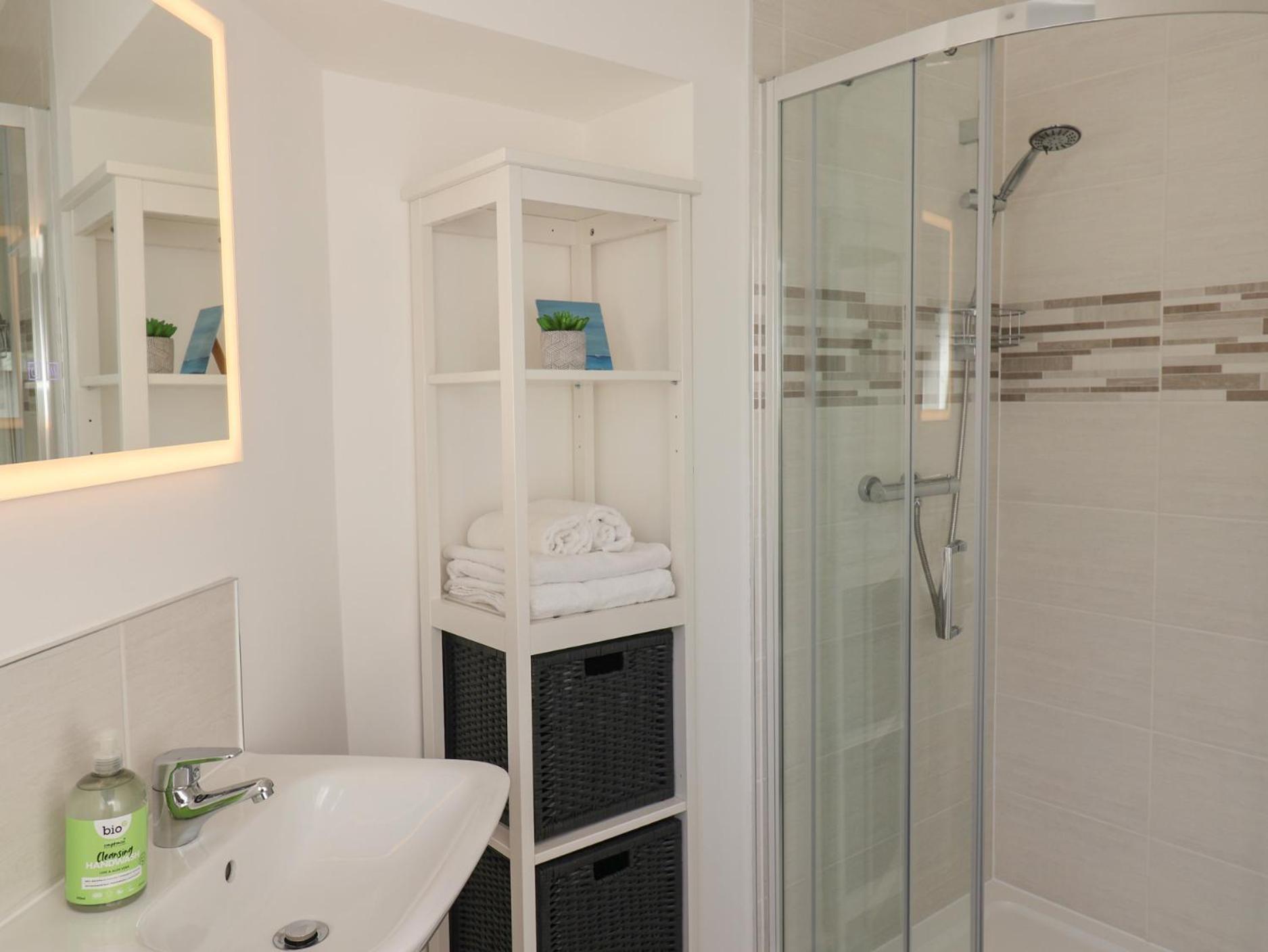5 Victoria House Apartment *