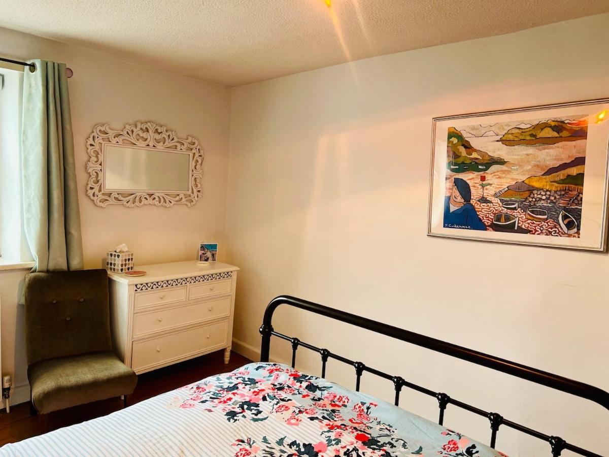 Holiday home Great Value, Beautifully Decorated Quirky Cottage, Only A 6 Minute Walk From The Sea Beaches And Restaurants Sleeps 6 *